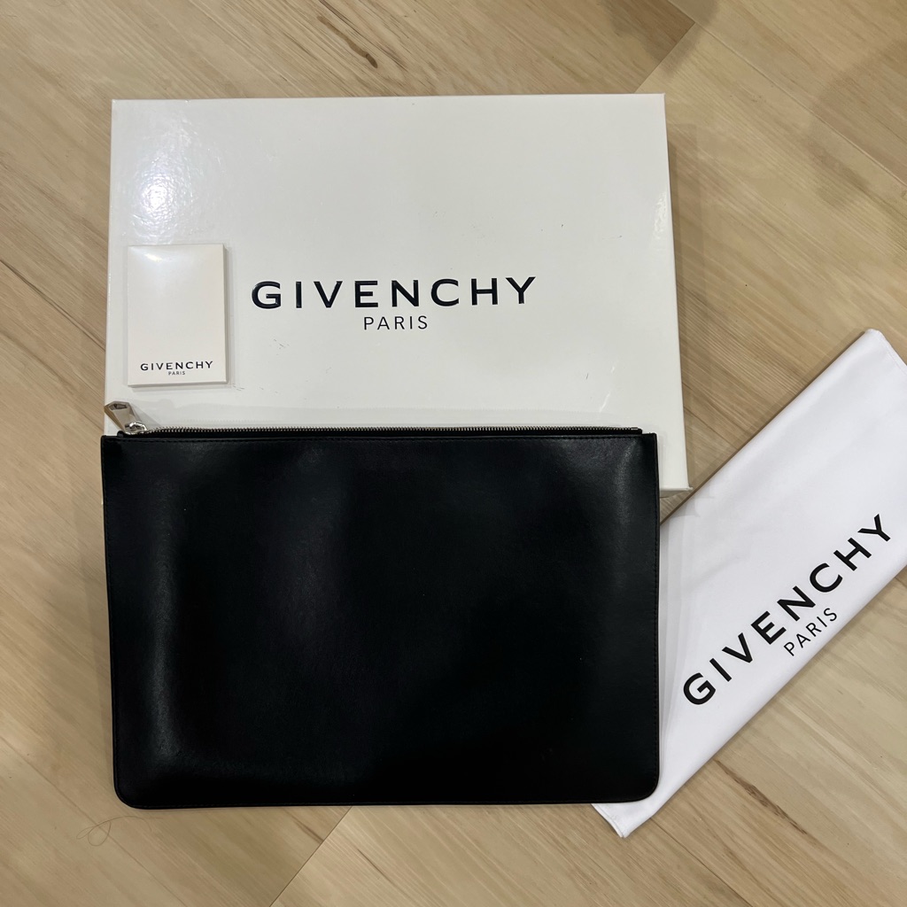 Givenchy Clutche